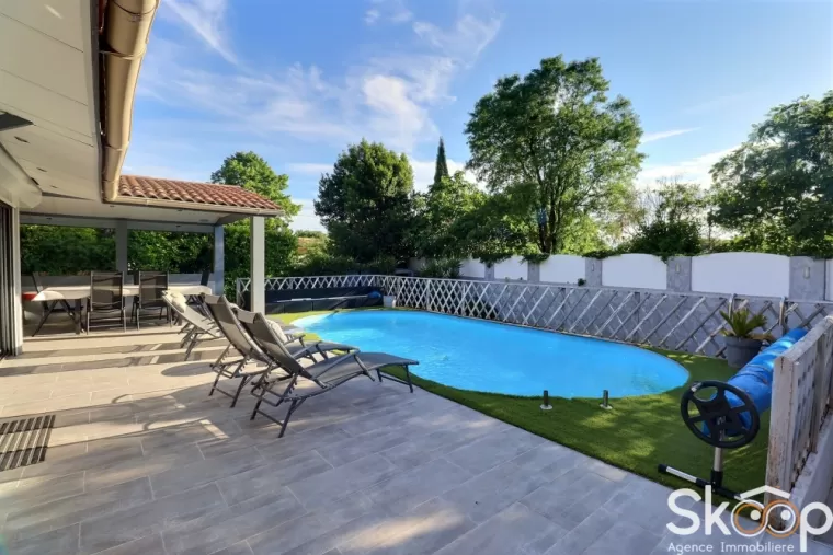 Villa à vendre - 156m² - 385 000 € - Codognan